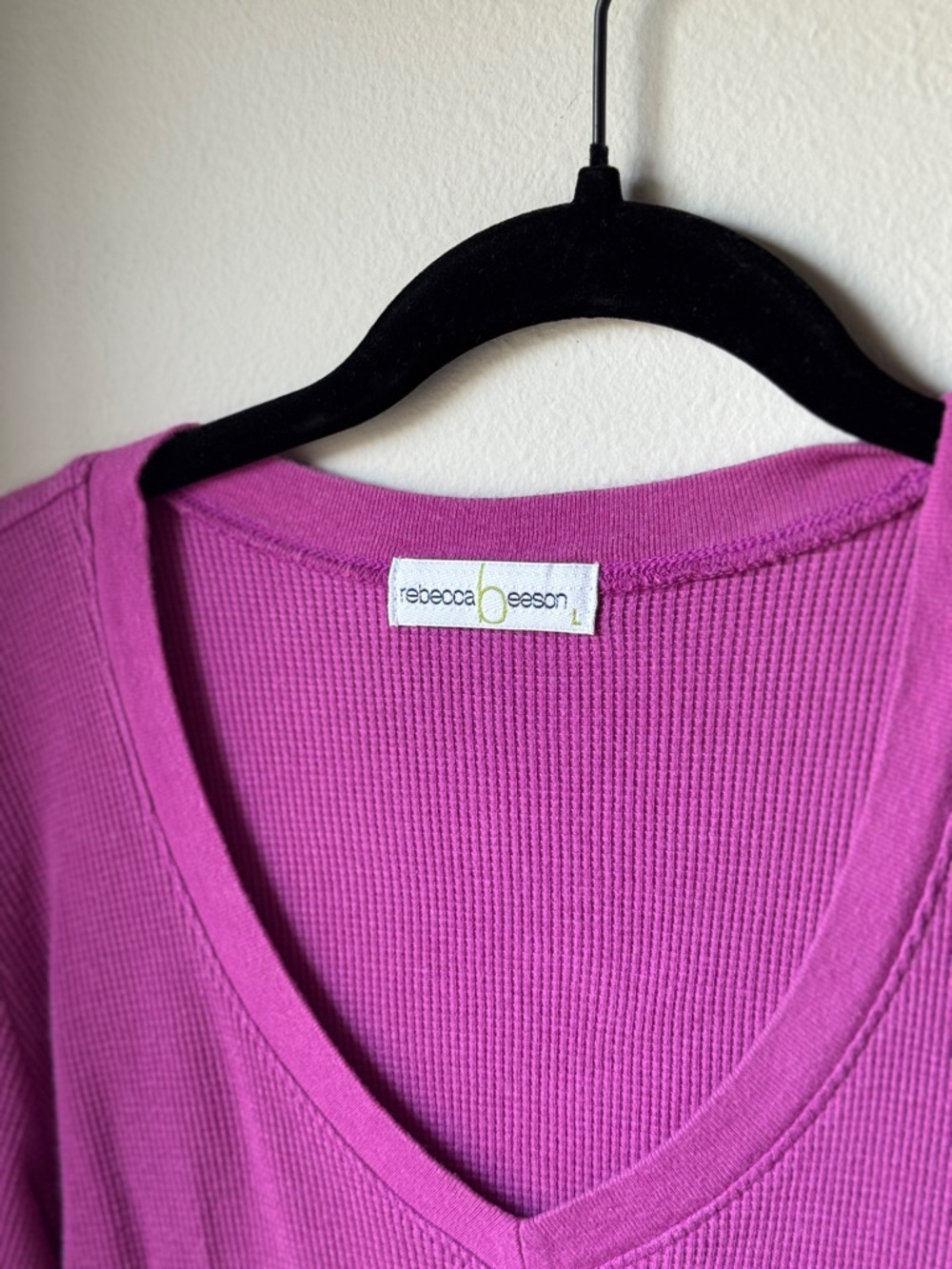 Rebecca Beeson Raspberry V-Neck Ribbed Long Sleeve Top - Picture 2 of 3